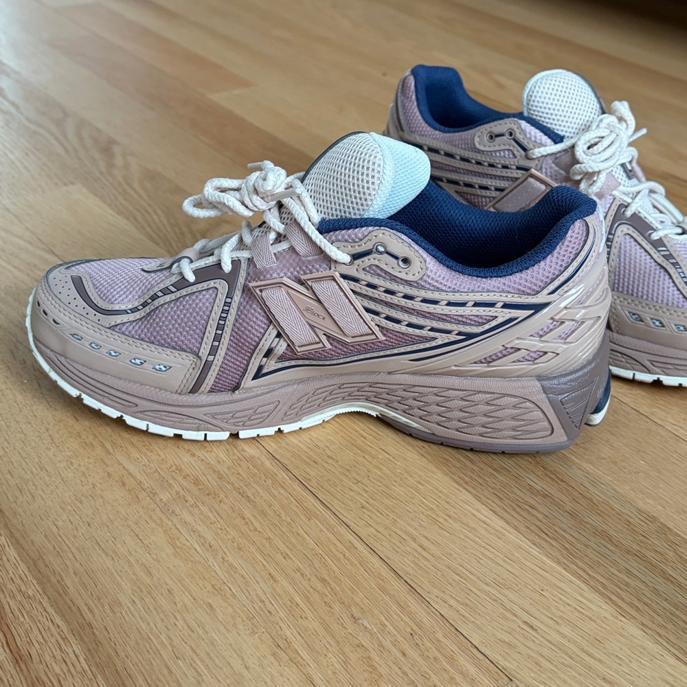 New Balance 1906R Sneaker 7Mens / 8.5 Women’s - Picture 2 of 7